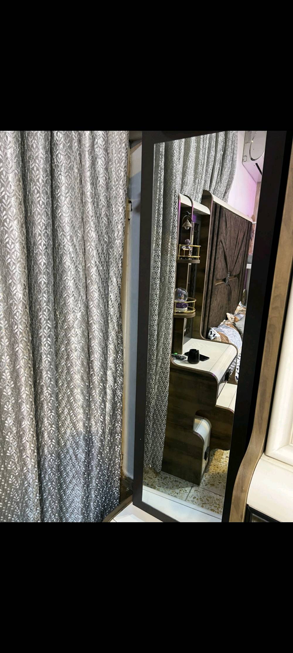 غرفه نوم ٩ قطع من معرض فكتوريا بيها ضرر بسيط اثناء النقل مكان بغداد
