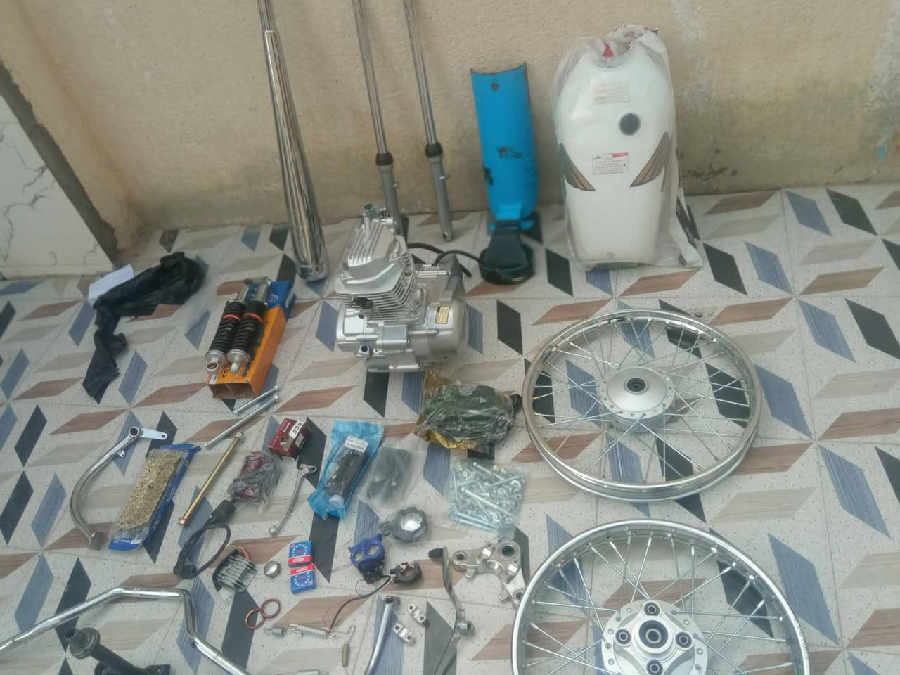 السلام عليكم اغراض تعميره كله جديد شلون تواير موجوده للبيع 550 وبيها مجال  خاصكشن ماكو


**إذا كنت صاحب هذا الإعلان وتريد حذفه لأي سبب، رجاءا أرسل رسالة إلى الدعم الفني**