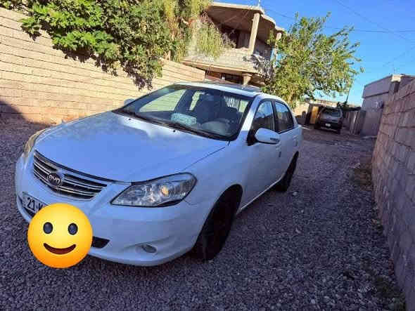 ‏سياره BYD موديل  2014🔵رقم دولي سنويه الى 2029 وشرط التحويل 
‏🔴  بصمه  
‏🟢محرك كير فول تومتيك 
‏🔴تحكمات استرين 
‏🔵فتحه سلايت
‏🟢لايت زنول
‏🟤مسجل شاشه سستم سماعات
‏السعر 45 وبيه مجال ***********
‏
‏
