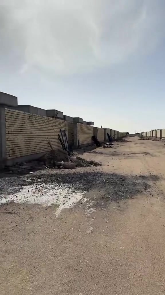 وحدات سكنية للبيع – مجمع الأطباء / مجمع هادي علوان 🏡
📍 الموقع:
الركن ومجاور الركن – مجمع الأطباء / مجمع هادي علوان

📐 مساحة الوحدة السكنية: 250 م
🏠 مساحة البناء: 180 م

🔹 تفاصيل وحدة السكنيه  الركن:
• السعر الكلي: 148 مليون
• سعر الإخلاء: 20 مليون
• واصل دفعات: 15 مليون

🔹 تفاصيل وحدة  السكنيه المجاور للركن:
• السعر الكلي: 148 مليون
• سعر الإخلاء: 15 مليون
• واصل دفعات: 15 مليون
المساحه الكليه 500 متر ب اسمي العقد تحويل بالشركه للمشتري

📞 للاستفسار:***********
