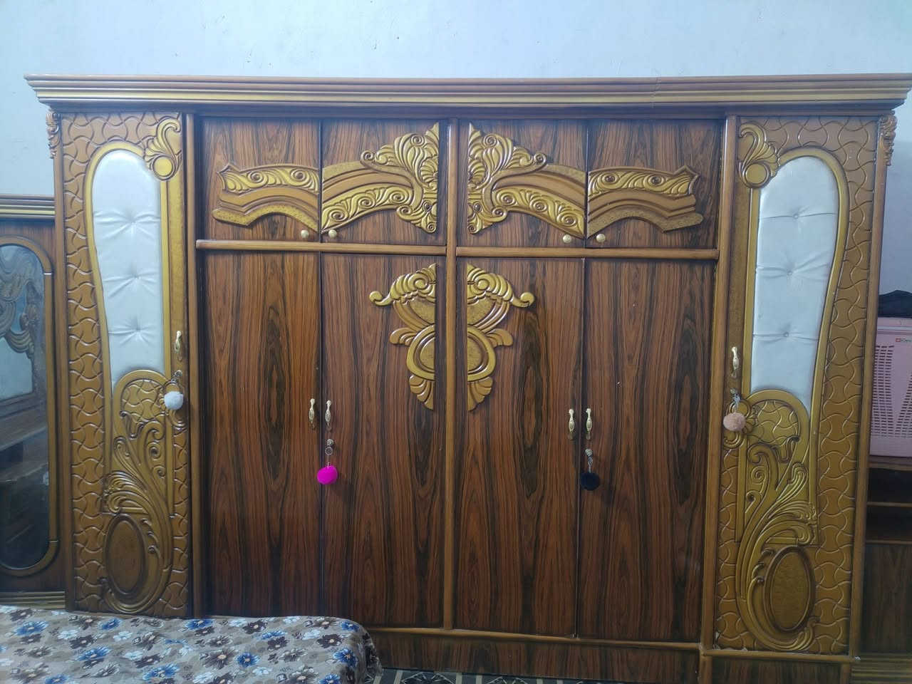 سلام عليكم غرفه البيع  مكان الحسينيه 5 قطع  سعر 500الف وبيه مجال الرقم ***********
