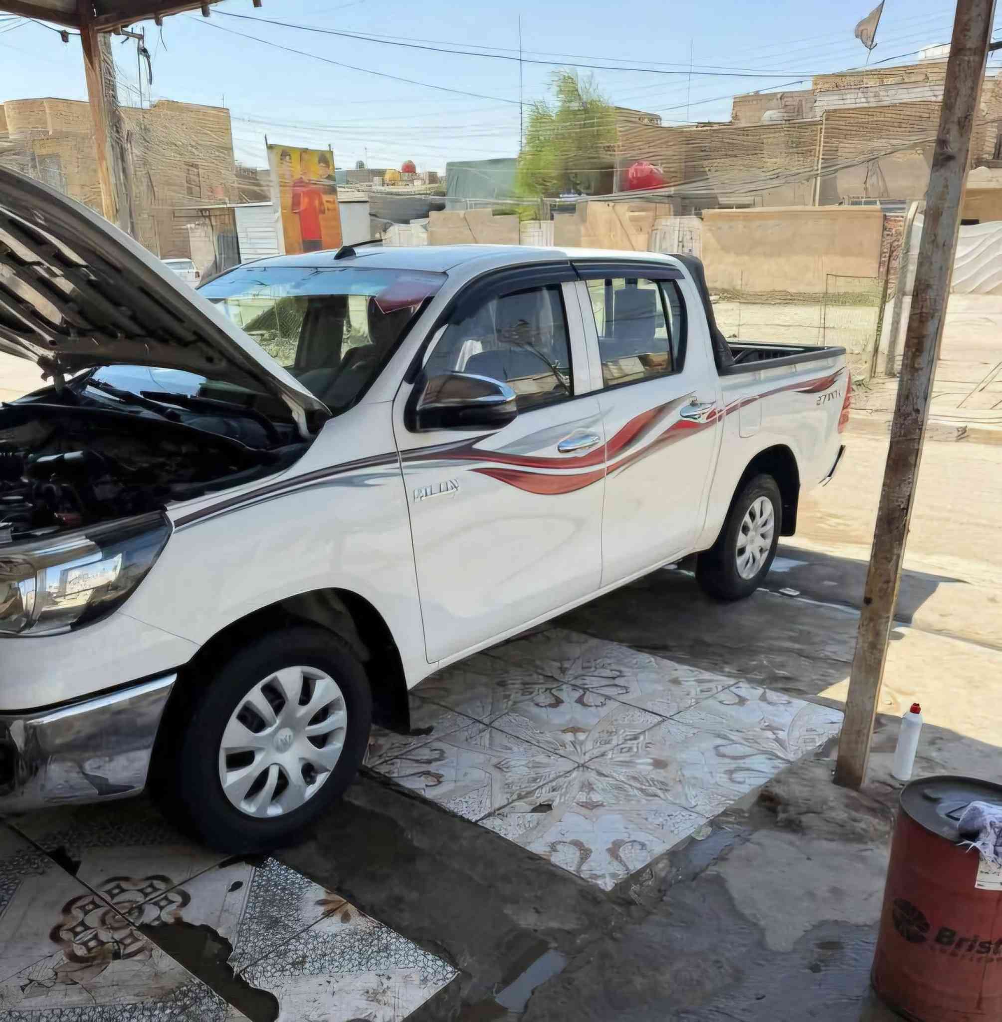 السلام عليكم سياره هايلوكس موديل 20 سنويه جديده 2030 مكان السياره العماره قضاء الكحلاء السعر 223 بيها مجال قليل سياره جديده كفاله عامه رقم اربيل كير عادي ***********
