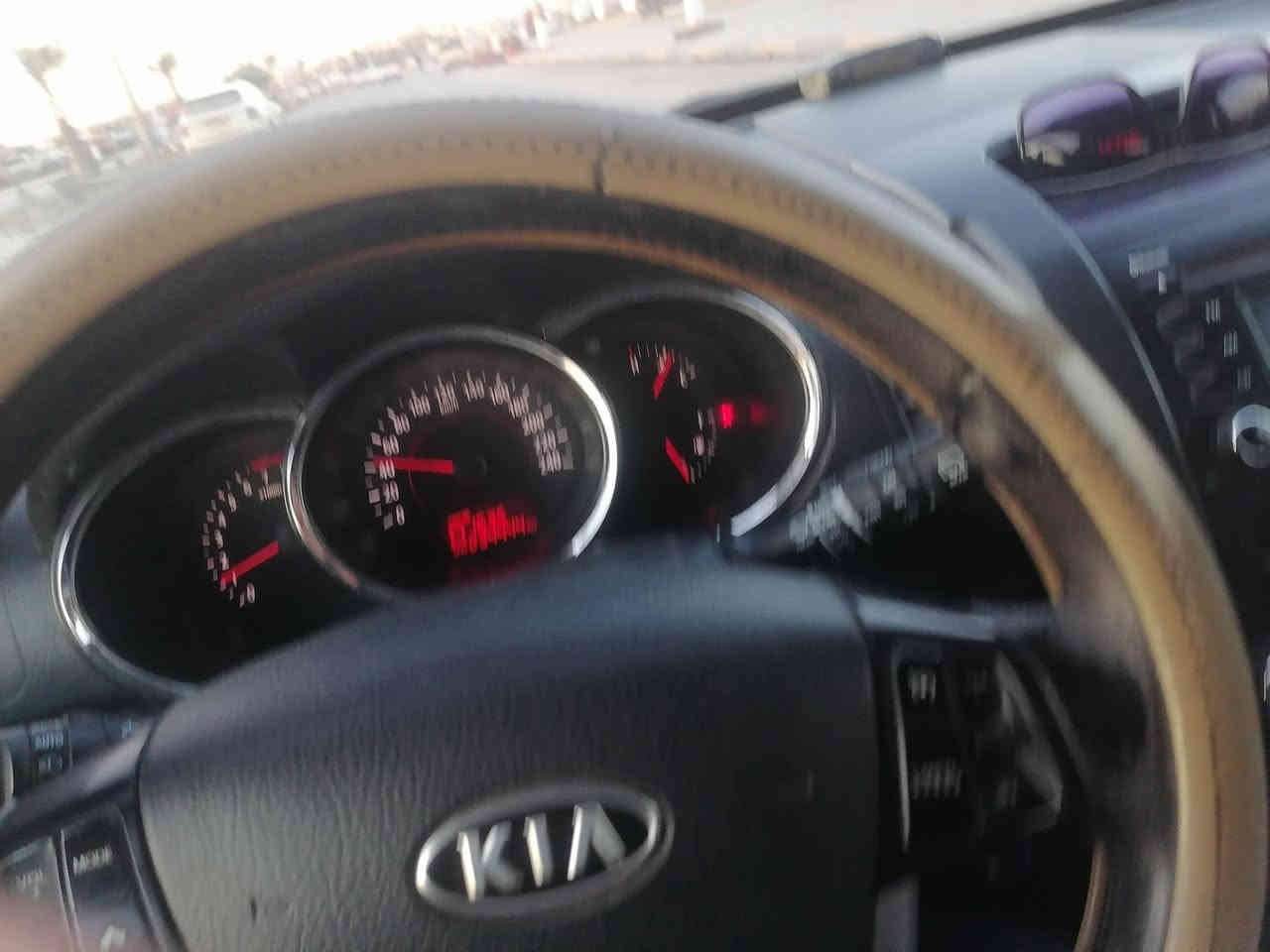 السلام عليكم.
سورنتو 2012 مصبوغه عام سته سلندر سبعه راكب فول ماعدا البصمه..خليجي..
امراوس بسياره سورنتو لحد 2020 بسعر مناسب..
***********
