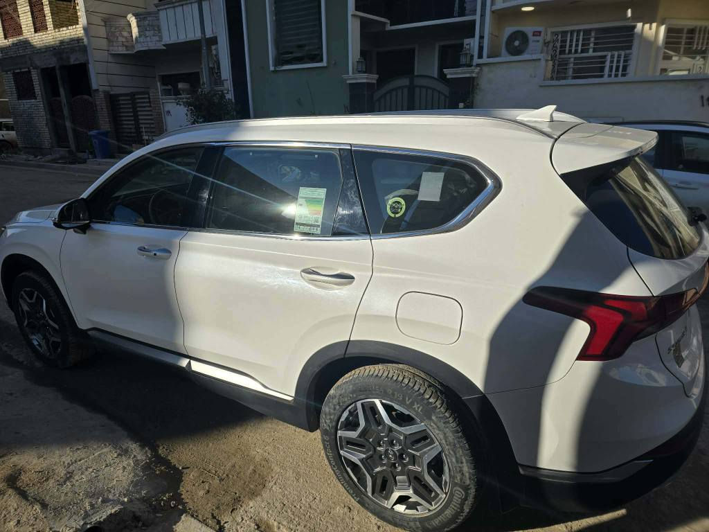 السلام عليكم ورحمة الله
سنتافيا للبيع موديل 2024 خليجي مكفولة كفالة عامة ماشية 15 الف يوجد فقط رصعة في الجامغ الامامي اليمنى كما موضح بالصورة محرك V6 3500 وباقي التفاصيل بالمنشور داخل الصور سعرها42 مليون دينار وبيها مجال قليل مكان السيارة بغداد الدورة / حي دجلة للتواصل الاتصال ع الرقم التالي
*********** بغداد, العراق
