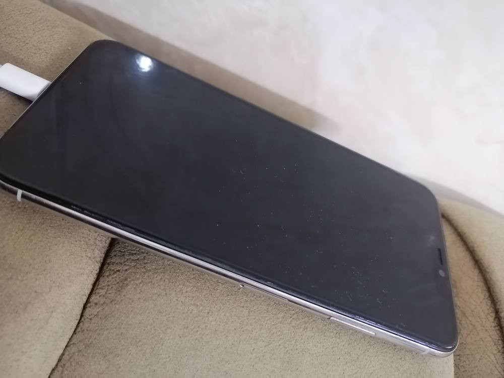 Iphone X Max
64G
باتري مبدل و جامه خارجيه فقط يعني مو شاشه مابي مسج شاشه ابد

جهاز نظيف سعره 160 الف
اربيل ***********
