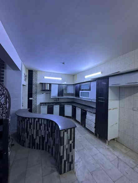 محتويات عقار 👇

يحتوي طابق ارضي: مدخلين وكراج وصاله ومطبخ حولي وغرفه نوم وخدمات🔶

يحتوي طابق اول 3 نوم وخدمات 🔶

* البيت مجهز بكونتر تركي ⚠️

الأيجار مليون 350 الف مجال بسيط جدا  🔒 

الموقع السيديه الضباط 🔷

للاستفسار

***********

***********

واتساب
