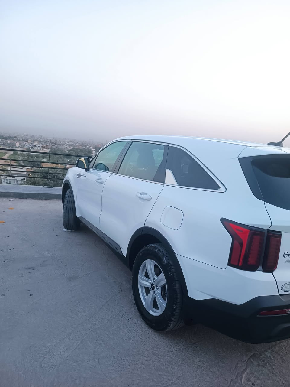 السلام عليكم
كيا سورنتو 2022 وارد امريكي رقم اربيل / وكالة 
السيارة بدون ايرباك 
حادثها فقط الباب خلف السايق تبديل والباقي كفالة عامة 
مكان السيارة الحلة 
للاستفسار الاتصال بالرقم ***********
