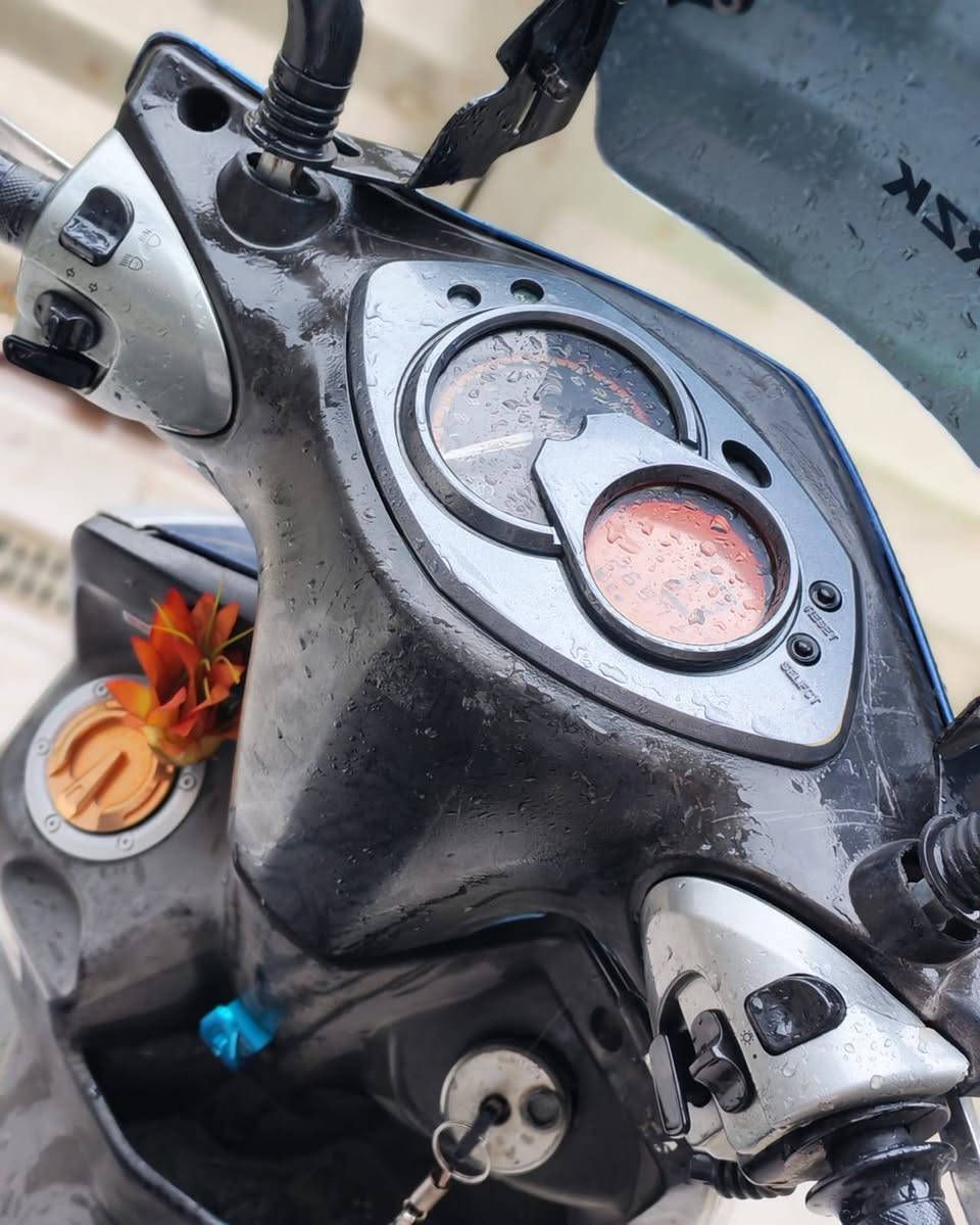 السلام عليكم (مكلف بالنشر)
دراجه سكنس فحل كله شغال سلف وهندر مكينه ما مفتوح خير من الله وياله رياضي فجوج رياضي
قطره قبق فلاوين رياضي قبق بانزين ملقط رياضي تايرات جدد دبلات خلفي جدد  ودبلات امامي جدد بعدني مشادهن تأخذهن وياهة السعر 700 وبيهة مجال مكاني بغداد المحموديه اتصل واتساب فقط ***********
