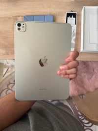 آيباد برو M4 • ٢٥٦ • ١١ انج
