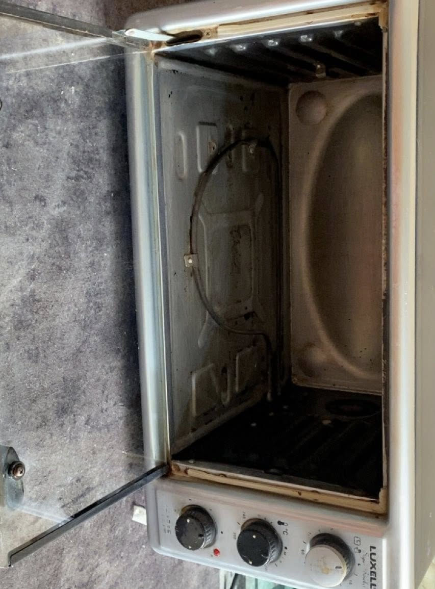 اوفن للبيع مستخدم
وكابسه توتست 
الاستفسار عل الخاص


**إذا كنت صاحب هذا الإعلان وتريد حذفه لأي سبب، رجاءا أرسل رسالة إلى الدعم الفني**