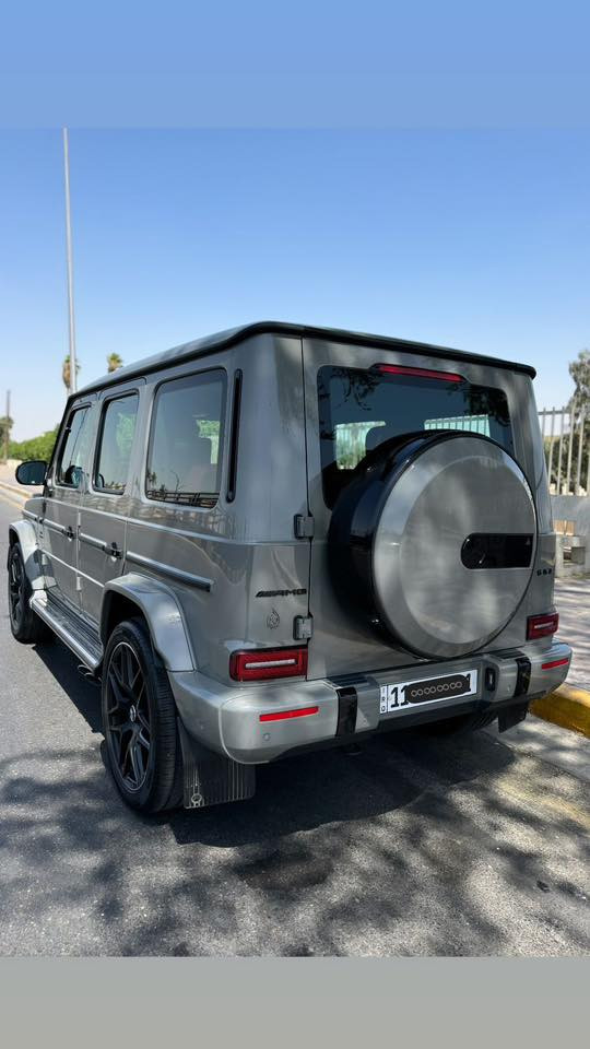 ‏2022  63 Mercedes-Benz G-Class 
جي بيع او مراوس سمنتي 2022 فئه 63  الماني 
ضمان دولي  بصمتين مغلفه PPF رقم بغداد 
كفاله عامه من كلشي فول مواصفات 🩵

المواصفات 1/1 
بصمه 
سلايد 
جلد 
كراسي كهرباء
كراسي مساج 
رادار حساسات 
عدد كامرات 5 
عداد المشي 26mi 
الى اخر معروفه مواصفات G
--------------------------------------
موقع السياره بغداد كفاله عامه من كلشي وبيها سونار 
مغلفه PPF ضمان وجديده جدا رقم بغداد الجناي فقط
الرقم : ***********
