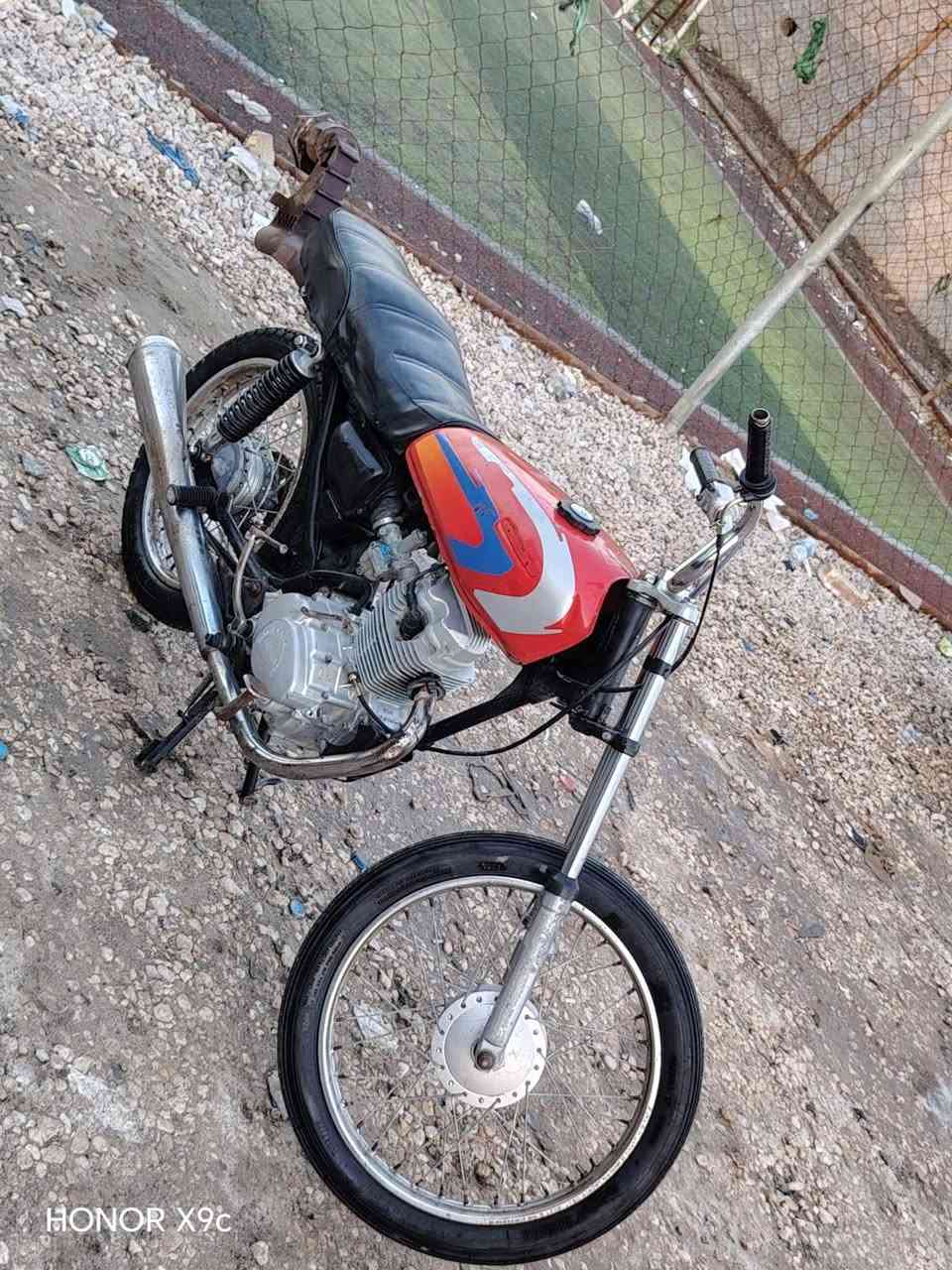 السلام عليكم دراجه للبيع نظيفه كلك مكينه نظيفه وماكينه ايراني واغراض كله نامه السعر 350 وبيها مجال المكان بابل القاسم هذا رقمي***********
