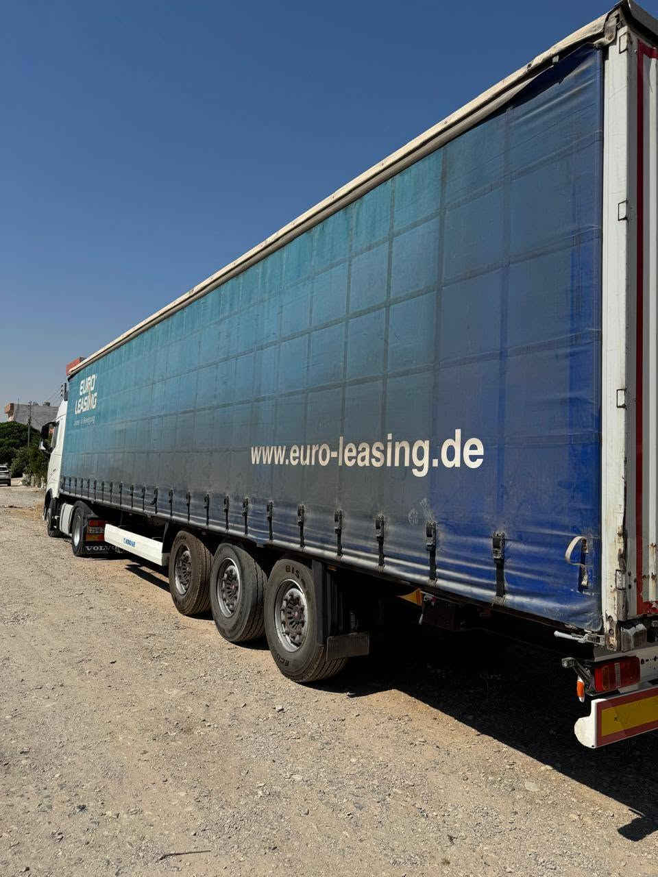فولفو موديل ٢٠١٥ محرك ٥٠٠  دبل منامية كير اوتماتيك نظيفة جدا داخل وخارج بدون ضرر أو صبغ جاهزة للشغل
عريانة كرون جديدة تخم تاير جديد جادر جدآ نظيف راس وعرباته رقم واحد سليمانية بأسمي تحويل ثاني يوم ومكان السيارة بالسليمانية للجادين فقط بلا زحمة السعر ٥ دفاتر قفل رجاءً 
***********
***********
فولفو موديل ٢٠١٥ محرك ٥٠٠  دبل منامية كير اوتماتيك نظيفة جدا داخل وخارج بدون ضرر أو صبغ جاهزة للشغل
