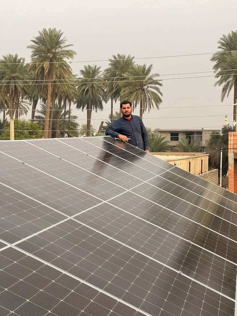 تاريخ اليوم: [2026/2/3]
🔆 تنصيب منظومة طاقة شمسية 🔆
 تم بفضل الله تجهيز منظومة طاقه شمسية لمنزل الاخ ابو حاتم الطائي منطقه الحديد ضمن الرقعه الجغرافيه لمحافظة ديالى تجهز المنضومه المنزل ب 18 أمبير نهاراً بالاضافة الى 12 أمبير ليلاً 
مكونات المنظومه
🔵 الواح مكسما حجم 600 واط بايفشل ذات كفائة عالية.عدد 9

🔵جهاز انفيرتر مكسما حجم 5.6kw(25امبير) 

🔵بطاريه ليثيوم مكسما حجم14.3kw عدد 1

شركة  مكسما ديالى للطاقة الشمسية 
العنوان:
الفرع الاول:  ديالى الغالبية 
***********

الفرع الثاني:بعقوبة شارع خريسان
***********
.................................................................... 
ملاحظة مهمة جدا:عند حدوث أي خلل بمنظومتك عليك بتصوير فيديو للشاشة الانفيرتر لحظة حدوث أي خلل ومن ثم إرسال رسالة عن طريق الواتس آب إلى أي رقم من هذه الأرقام أو مراسلة الصفحة عن طريق الفيس بوك ليتسنا لنا معالجة الخلل بأسرع وقت ممكن وتستمر منظومتك بالعمل على مدار 24 ساعه.
.............................................................................
للحجز والاستفسار الاتصال او مراسلة الأرقام التالية  أو مراسلة البيج عن طريق الماسنجر 
:
🕒 أوقات الدوام:
من الساعة 9 صباحًا إلى الساعة 5 مساءً

#شركة_مكسما_ديالى_للطاقة_الشمسية ☀️
#الطاقة_الشمسية_مستقبل_العراق
