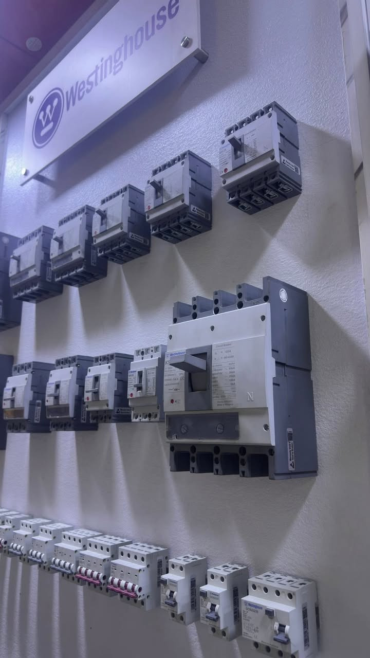 (ويستنغ هاوس) الماليزية .⚡️

توفر كامل منتجات الشركة من :
١- الجوزة المفردة
٢- الجوزة الثنائية مع سويج العزل
٣-الجوزة الثلاثية مع سويج العزل
٤- الجوزة الرباعي مع سويج العزل
٥- ايرثليكج (مانع صعقة) ثنائي و رباعي
٦- قاطع ثلاثي بكافة الاحجام
٧- قاطع رباعي بكافة الاحجام.

📥للاستفسار والطلب: يرجى مراسلة بريد الصفحة.🛑
#تحويل_الطاقة #استقرار_الطاقة #الشورجة #كهرباء #بغداد


**إذا كنت صاحب هذا الإعلان وتريد حذفه لأي سبب، رجاءا أرسل رسالة إلى الدعم الفني**