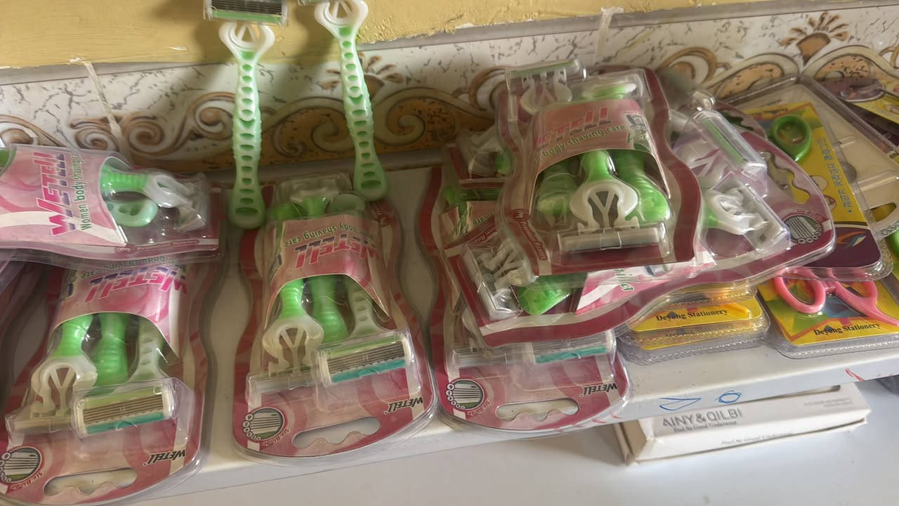 بنات آخر قطع تخفيضات للعيد كله اصلي عشر ط العنوان حي الحكم قرب  الطاقه مابي اكثر من ٥ الاف من ال٥ ونازل الاسعار


**إذا كنت صاحب هذا الإعلان وتريد حذفه لأي سبب، رجاءا أرسل رسالة إلى الدعم الفني**