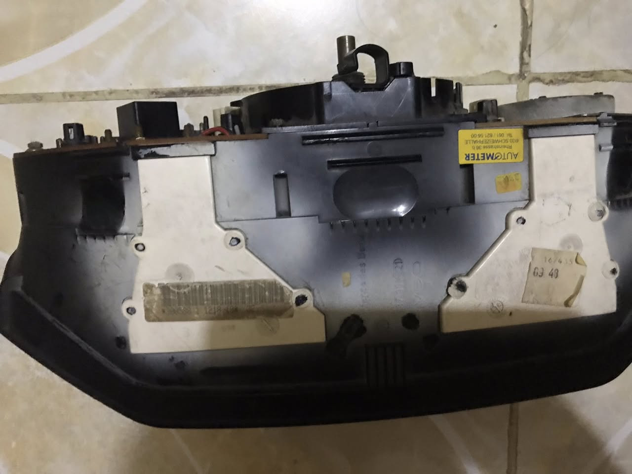 يا الله سلام عليكم 
كيج مرسيدس دب W124
AMG /500E
تحفة نادرة 
سعرها 100الف قفل قفل 
عنوان بغداد ألشعب 
***********
