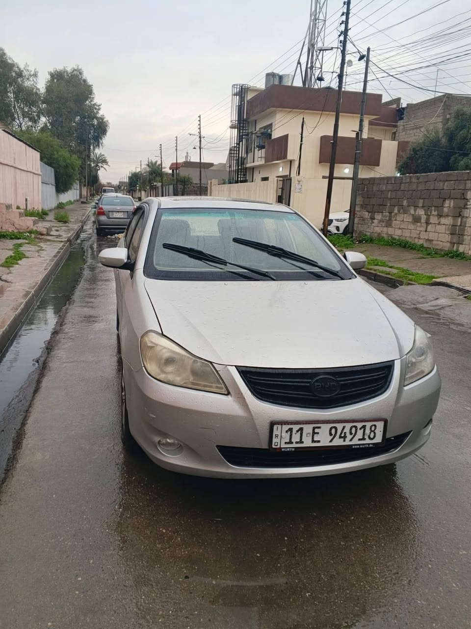 BYD.G3
موديل 2013 سنويه هزه جديده
كير مكينه شرط
طخم تاير جديد
صدر امامي خلفي جديد
اربع بصمات 
فول كير عادي
بيها كابون
السياره مطوزه عام جماليه بدون ضرر
السعر55بيها مجال شرط الوكاله والتحويل
للتواصل ***********بي واتس
مكلف بالنشر
