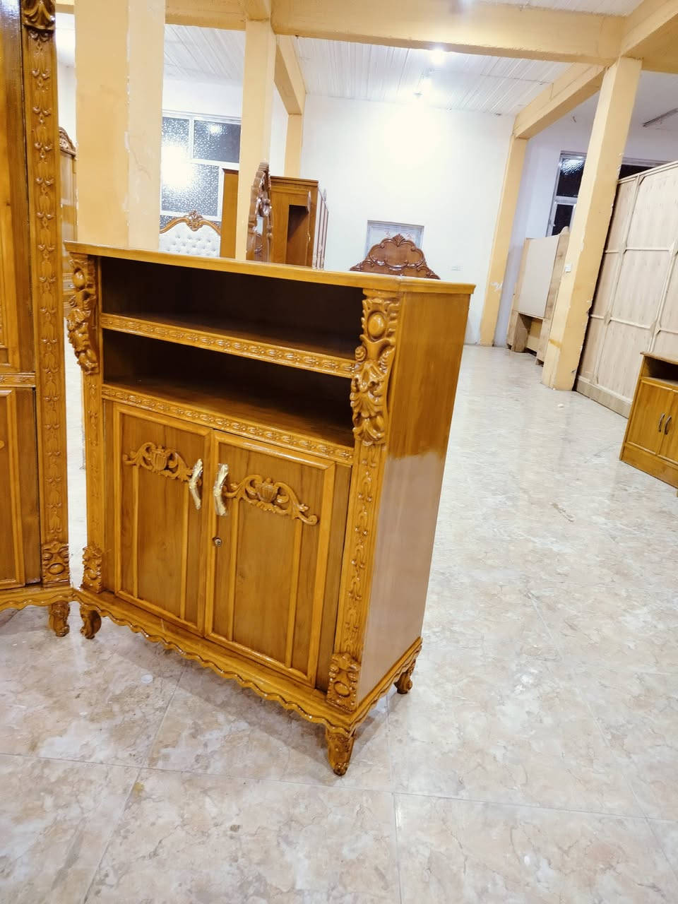 السلام عليكم غرفه مستخدمه عنوان واسط العزيزيه شارع التربيه يوجد واتساب توصيل مجاني ***********
