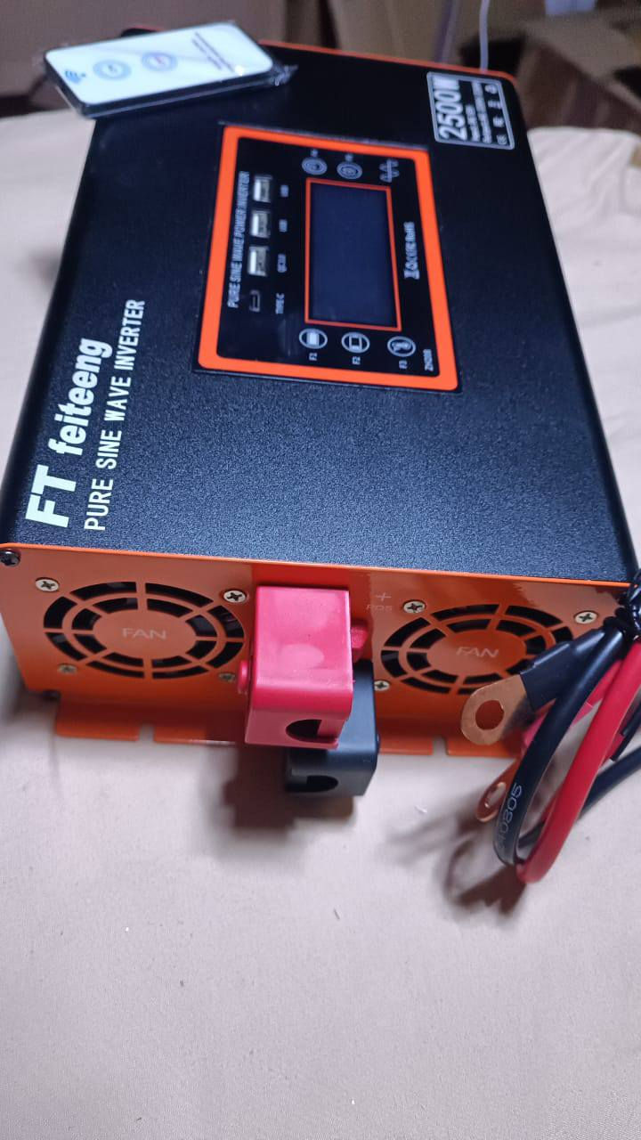 عاكسة انفيرتر
2500W 
على 220 فولت (العراق ):
2500 ÷ 220 ≈ 11.4 أمبير
على 110 فولت:
2500 ÷ 110 ≈ 22.7 أمبير
السعر 150.000الف دينار 
***********
