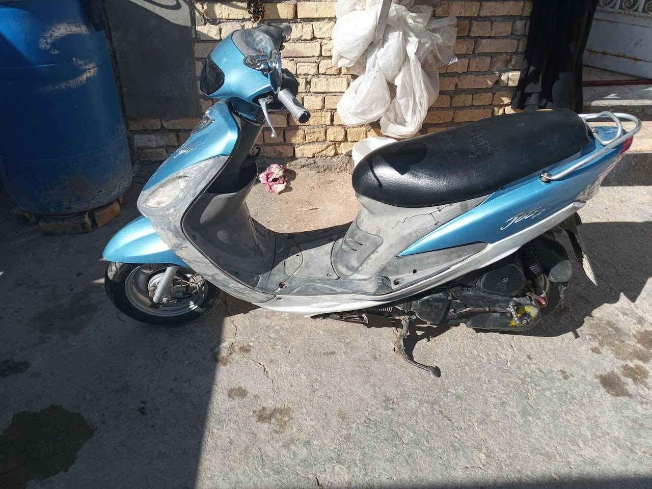 ماكس للبيع بلاديه سعر 400 وبيها مجال مكان طويريج ***********
