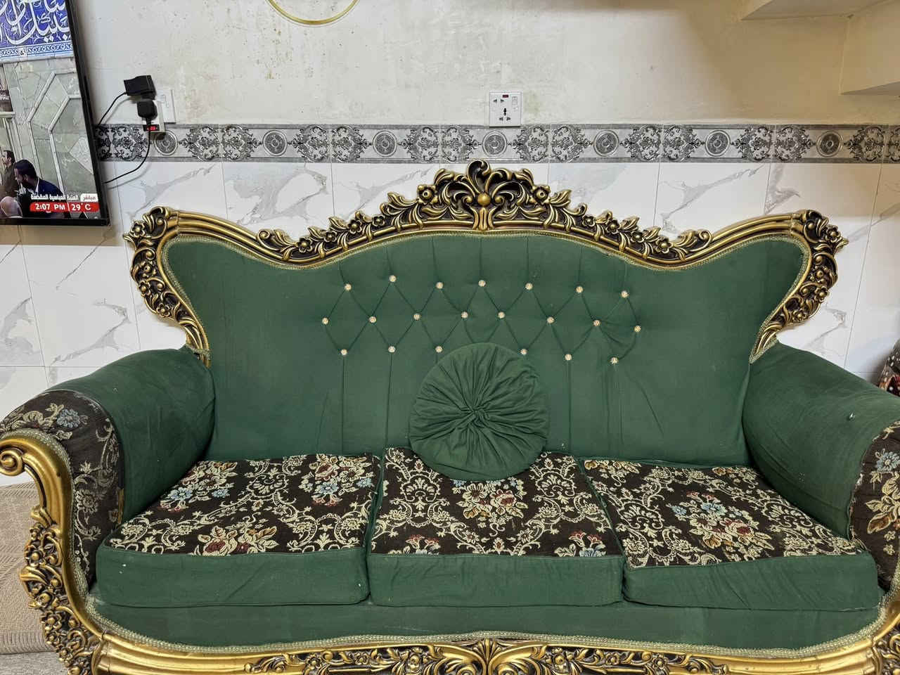 تخم 10 مقاعد للبيع السعر 400  منطقة الشعلة التواصل على الرقم
‭0770 631 0293‬

