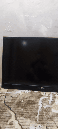 تلفزيون LG باب اول درجه اولا لا مفتوح ولا ملعوب بي بعدة نضيف  مابي نت حجم42
***********
سعر150
