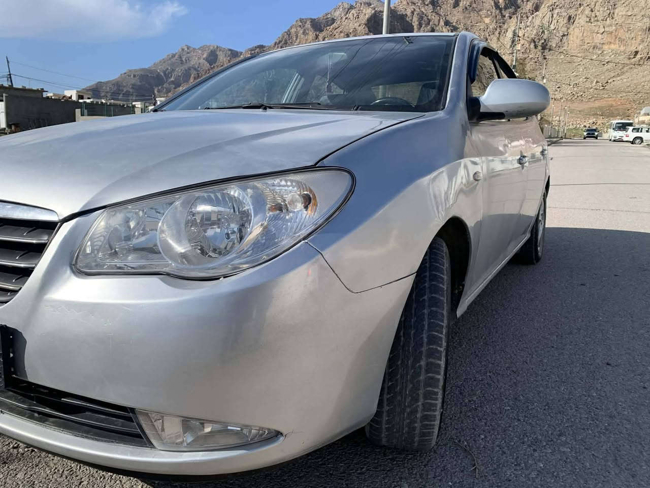 ئاڤانتی سلڤەر بڕاوە
هۆندا ئاڤانتی 2007
230هەزار ڕۆشتووە
براوەیە ...پشتی حاسەیە....... جوانە و خایسی نیە 
مەکینە ١٦ ی دکشن بەرزە 
دکشنی بیلادی بۆ داندراوەتەوە.
بەس سڵایت نییە 
کوشن هیتەر کوشن جڵدە
سوکان ڤۆلێۆم 
هەشت پەڕەشوتە 
ئاوێنە شەفت 
بیلاد دەسک نیکل
سەیارەکە مەسروف کراوە
سەقفی بەشەرت بێ بۆیاخ 
تەبرید سارد بەشەرت  
گیر و مەکینە بەشەرت
کارەبای بەشەرت  
ABS
جامی پێش و دوای هەلگیراوە
تەقە و ڕەقەی بەشەر کامل مەسرەف کراوە 
شوێن ...ڕانیە 
***********

***********
