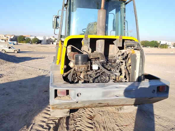 شفل كوماتسوو 
موديل 2000
حجم 95
مكفولة كفالة عامه 
***********
