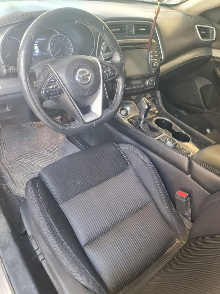 نيسان مكسيما مديل ٢١ سياره جديد مابيه نقص برغي 
بيهه قطتعين جاملغ وبنيد بدون عابر السياره ٦ سلندر داخله معوقين الترقيم فاتهه اله يندفع كمرك معامله كامله ومالكها موجود ترهم بيع أو مرواس ***********
