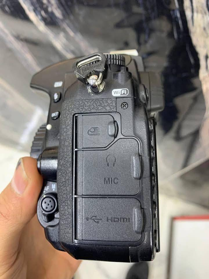 كاميرا للبيع نيكونD750فول فريم استخدام شخصي للتواصل مراسله صفحة او اتصال ع رقم ***********
