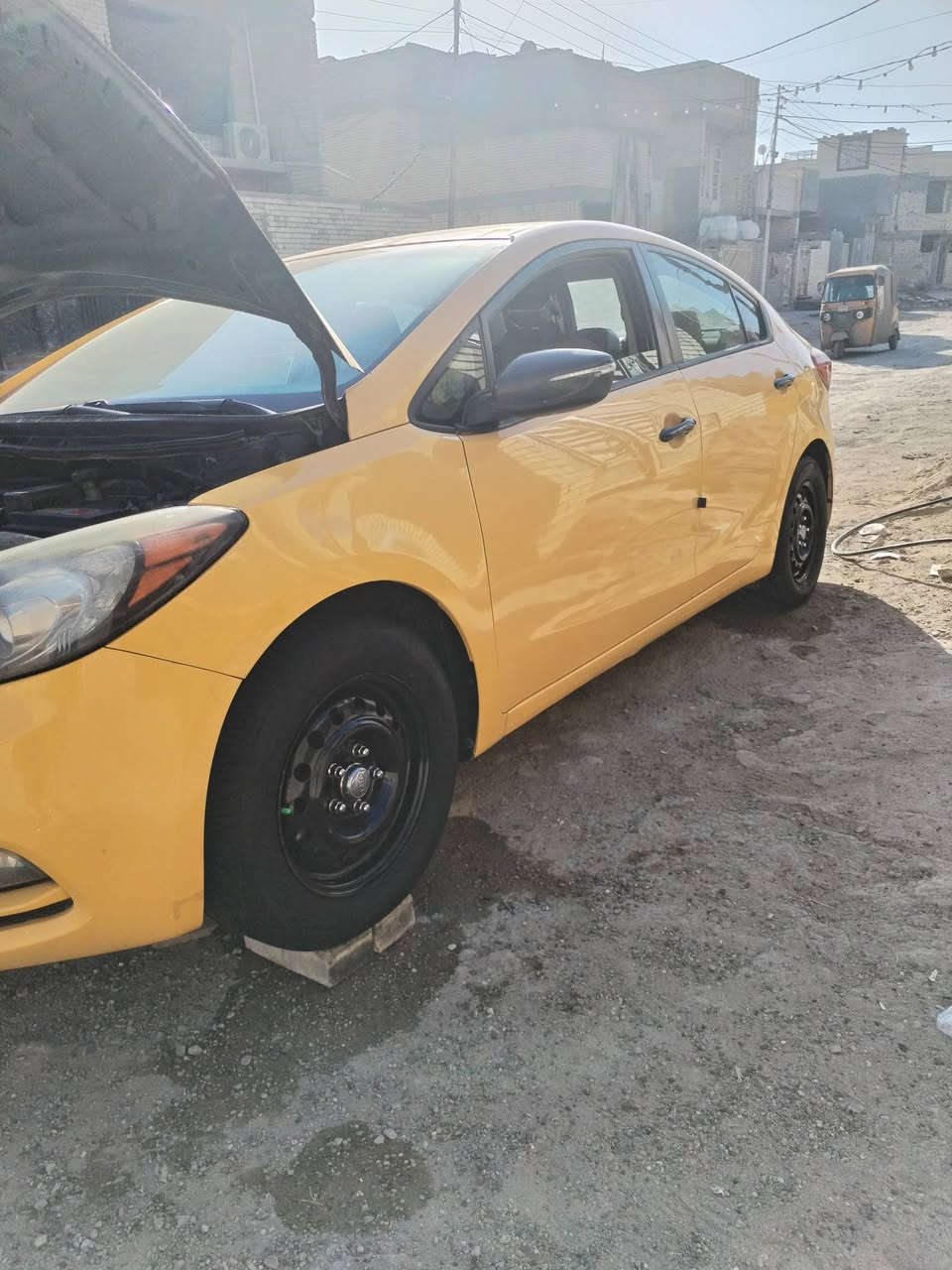 سياره فورتي مديل ٢٠١٦ حادثه بنيد وجاملغ نصف فول سويج تحكم استيرن مكينه ٢٠٠٠ كير ايتي السعر ١١٥ لاتصال***********
