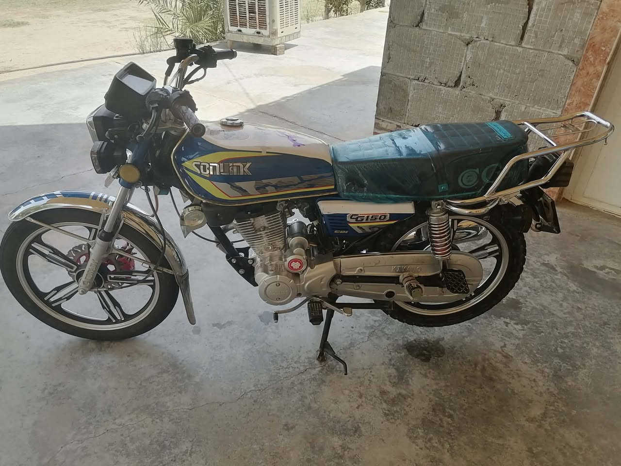 سلام عليكم درجه سيفون موديل 24 دراجه خير من الله بل مشي مكاني ديالى ناحيت كنعان السعر 700 وبيهة مجال لاتصتل ‏‪***********‬‏
