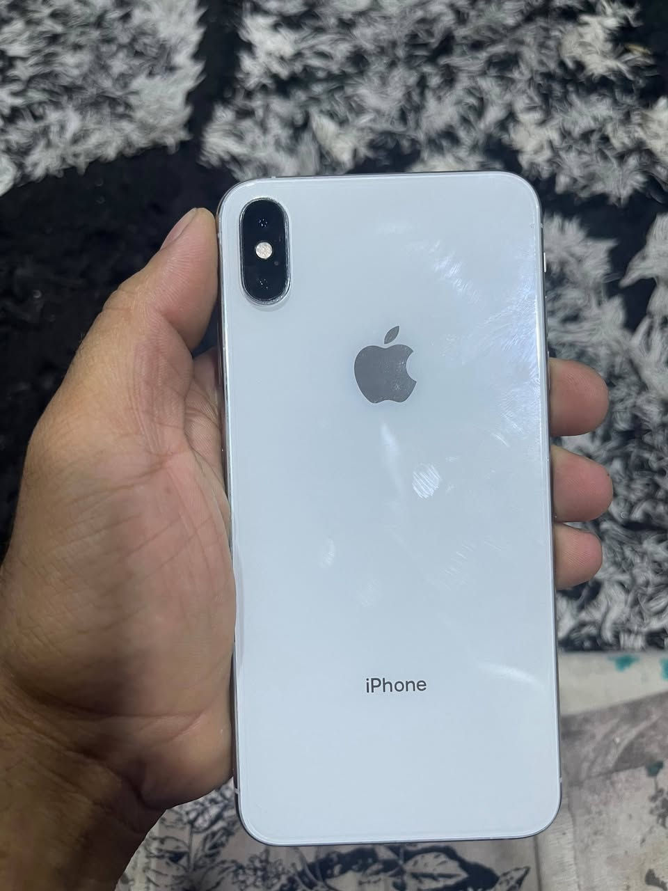 ايفون x ماكس 64 تك نورمال ما مفتوح شرط كلشي ما مبدل بي   بس بي هذا الفطر بل شاشة وهاي السواد شوية السعر 200 وبي مجال ***********
