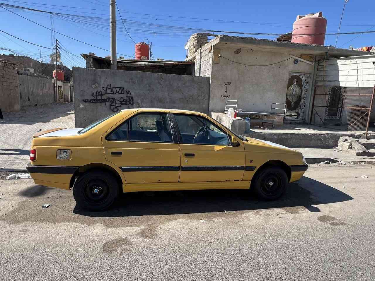 سلام عليكم بيجو 405 موديل 2016  بصره
سياره ماعايزه شي كير ومكينه في حالة جيده 
كهربائيات كلها شغاله 
تبريد تدفئه شغالات 
حداديه نص عمر 
السعر 28 وبيها مجال 
ملاحضه راعيها ماانداله 
تواصل واتساب 
***********
