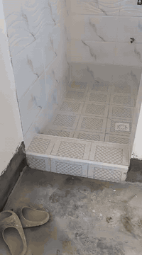 السلام عليكم خلفه متفرغ سيراميك  اشتغل تصفير وتطبيك جدران ألواح بلمادة  والارضيه اشتغل ع المتر مع تطبيك الدرج 
 ***********
