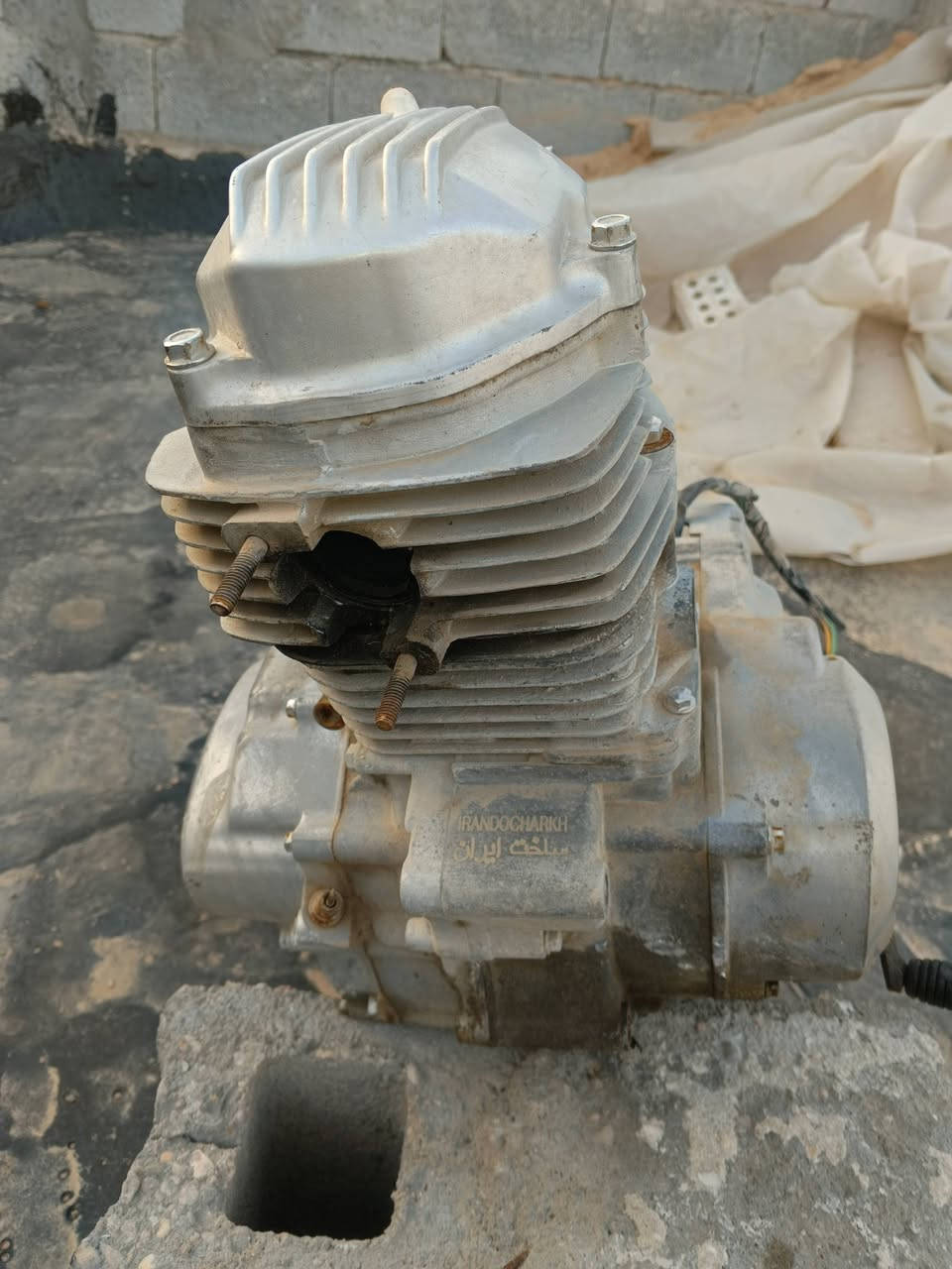 محرك اربعه كير ارشا بي تنقيص ويحتاج سبرنكه للهندر 75وبي مجال الشراي يخابرني وبي خير ويدلل الرقم *********** مكاني كربلاء شارع السيده نرجس مقابيل حي العباس
