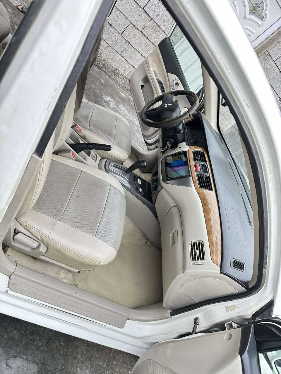 السلام عليكم لانسر موديل 2007 رقم بصره سياره حلوه
مكينه 2000 نضيف كير نضيف سياره جاهزه سياره موجده بغداد سياره تحويل السعر 73 وبيها مجال ***********
