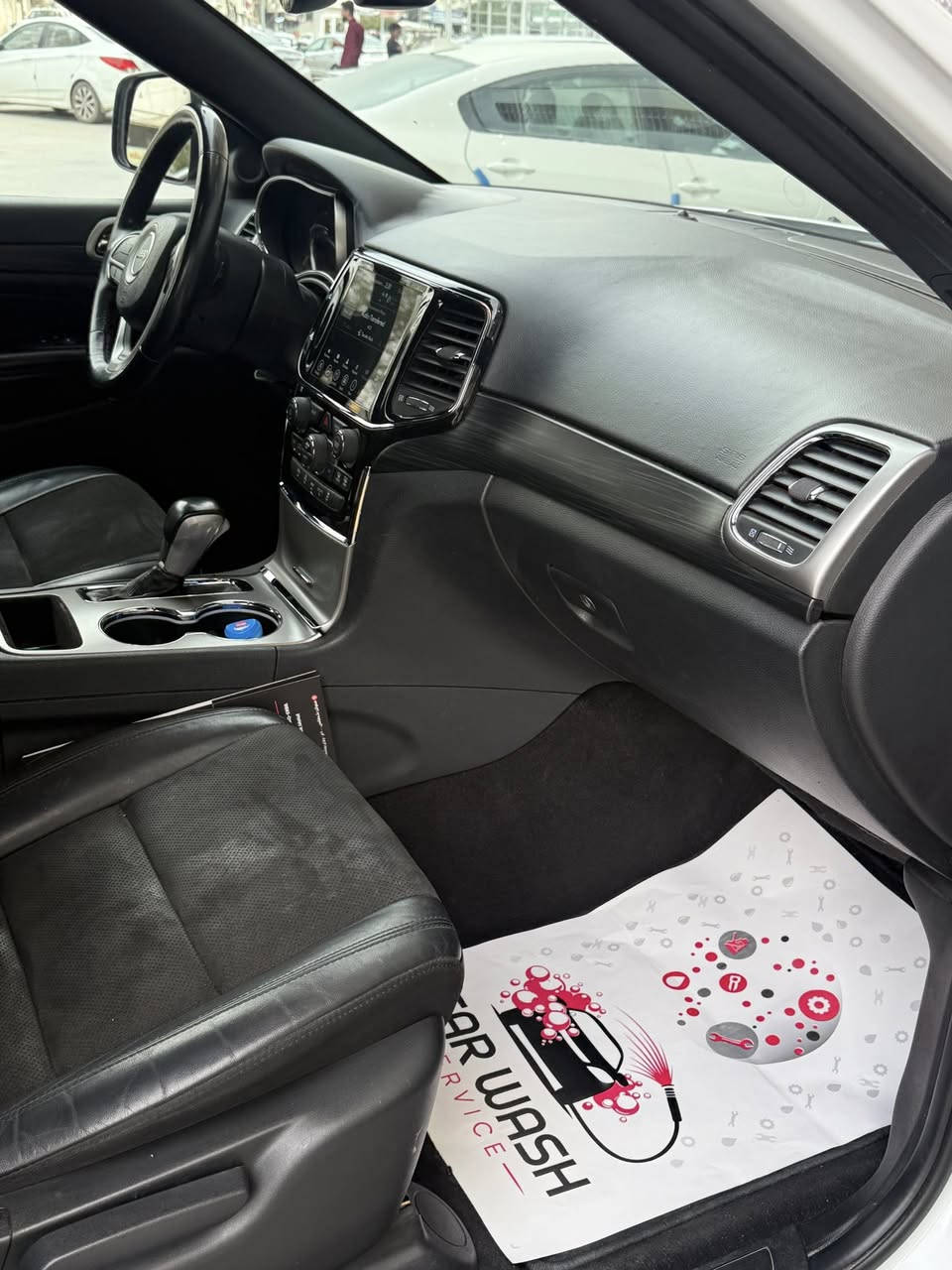 سلام عليكم للبيع. جيب 2022
رقم اربيل. بسم شركه.  
ماشيه 58 mi
حادث موضح بل صوره. جاملغ وبنيد. . 
ايرباك. طاك. 
فئة بلاك توب. 
شاشه. كامره. 
تشغيل عن بعد
كشن كهرباء. 
مكان السياره الحرية. الدولعي
السعر. 245 
وبيها مجال قليل. 
رقم الهاتف. ***********
