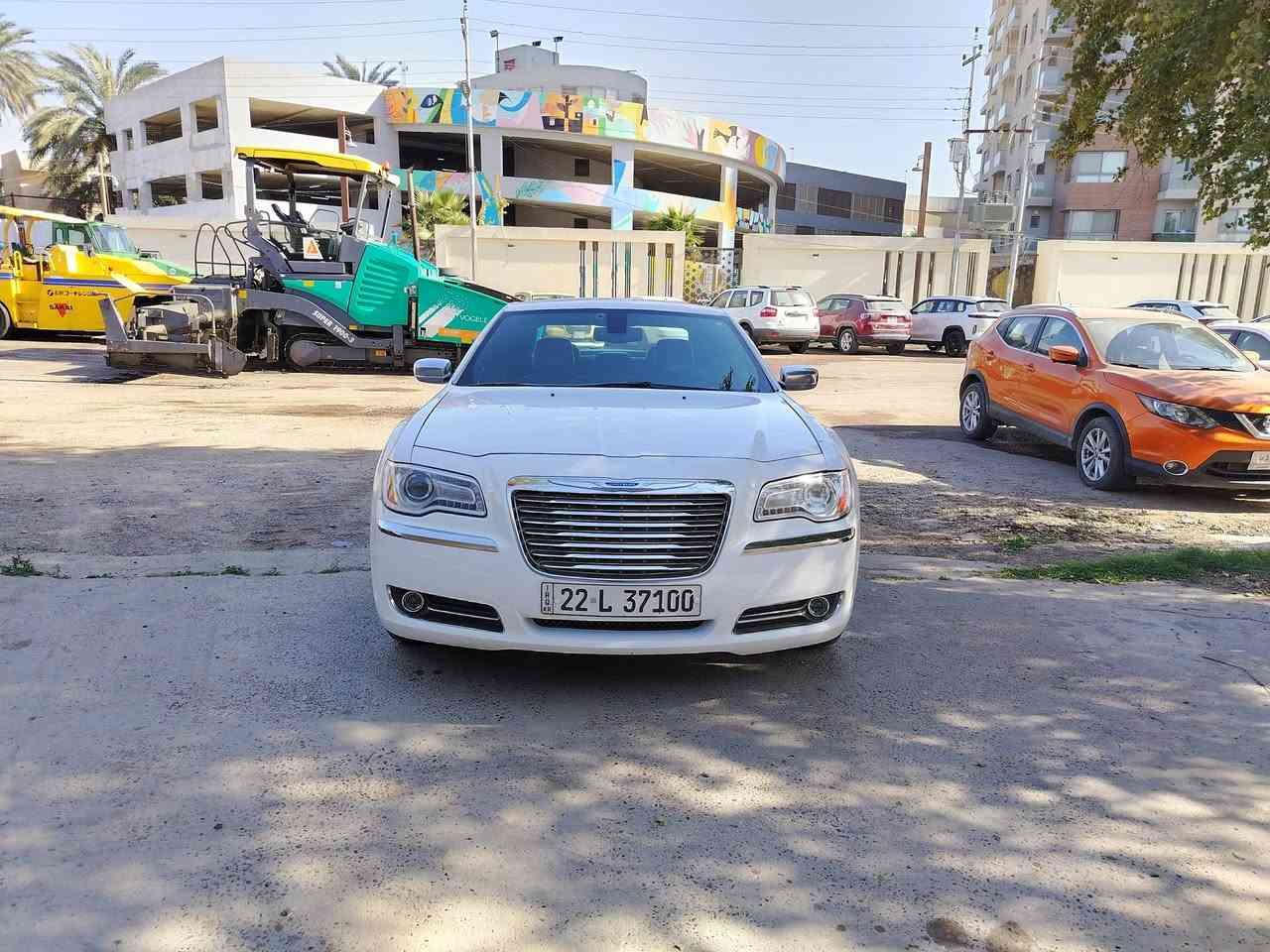 السلام عليكم شباب عندي اوباما ٢٠١٢ للبيع وارد كندي
السيارة كلين ماعدا بارد مكانين واكو فيديو شارح بي ويا سونار رقم أربيل بسمي
السيارة استخدام شخصي 
محرك ٣٦٠٠
كير طيارة ٨نمر
كشنات كهرباء +تدفئة
شاشة كبيرة +كامرة
تحكم ستيرن اربع اتجاهات +أوامر صوطية
تبريد تدفئة كلة شغال 
مكان السيارة بغداد الكرخ 
سعرها (١٨٠) وبيها مجال للشراي  رقم الهاتف ***********
