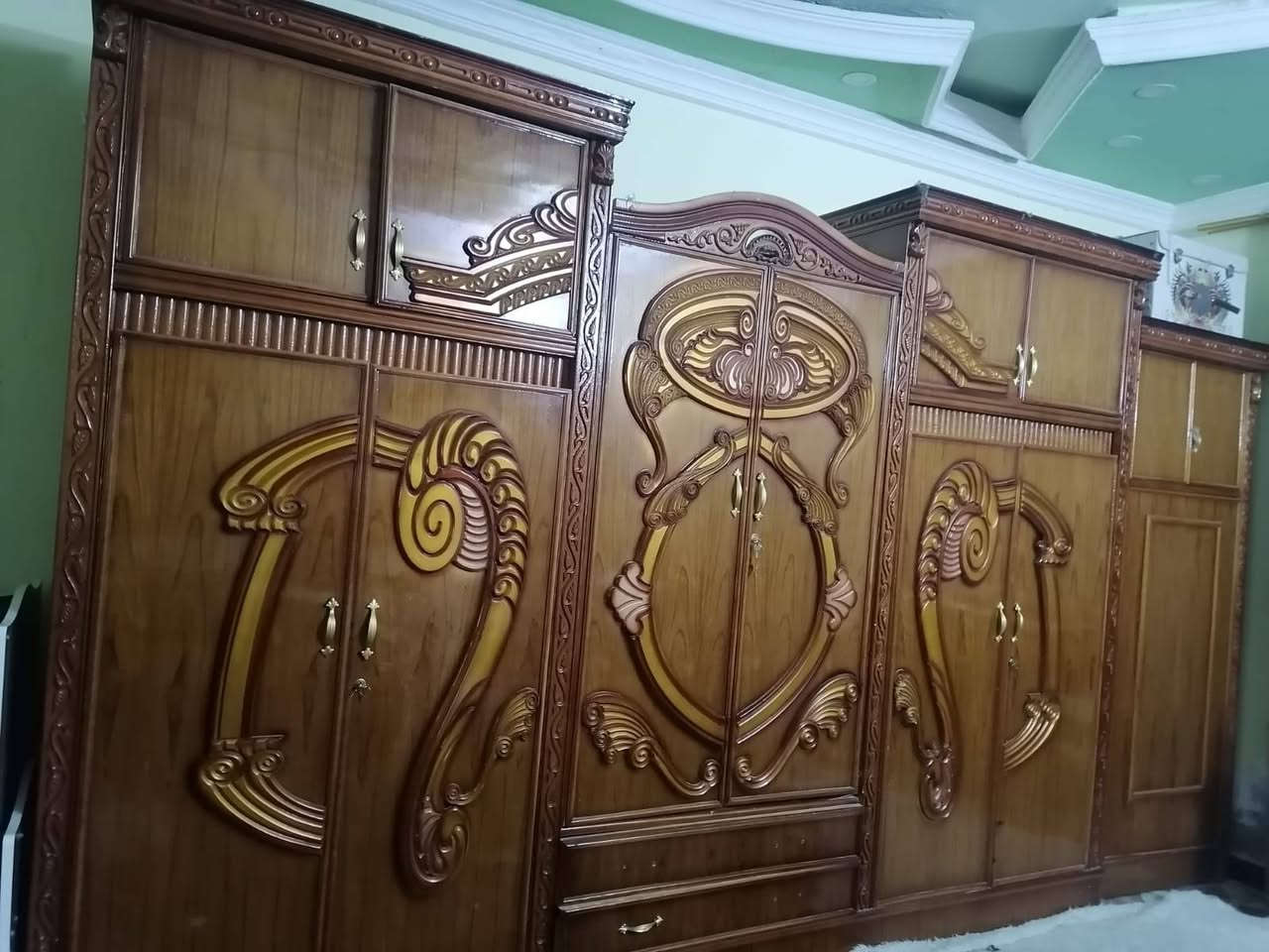 غرفه صاااج تتكون مــ†ـن. 7 قطع. ضخمه. اريدهه 900 وبيهاا مجال.
للاستفسار ***********
