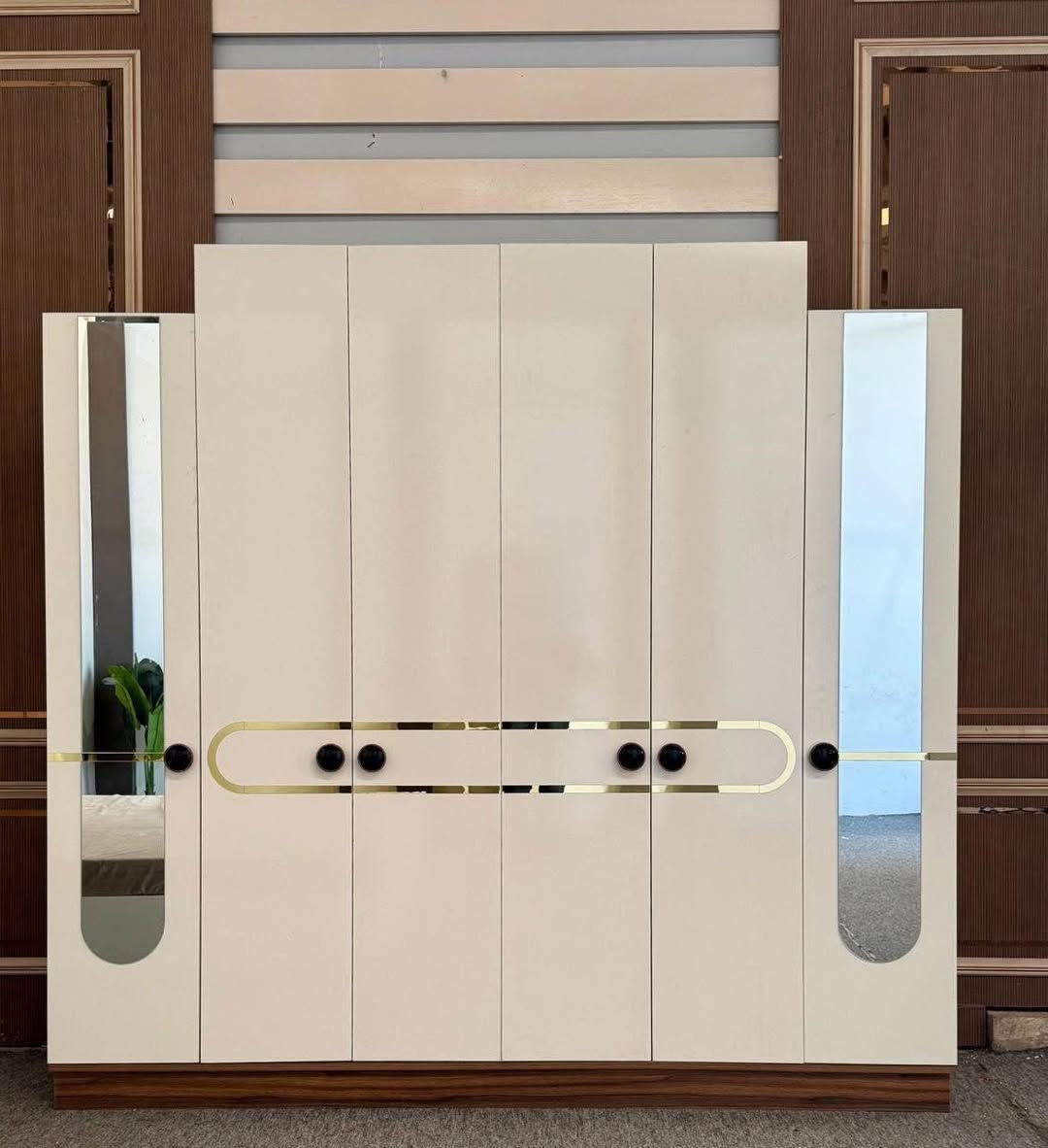 للبيع جديده صارلها شهرين ٥٠٠ نهايتها قفل وسعرها ٧٢٥ الف شتريتها غرفه تركيه وهذا رقمي ‭+٩٦٤ ٧٧٠ ٢٨١ ١٠١٧‬
