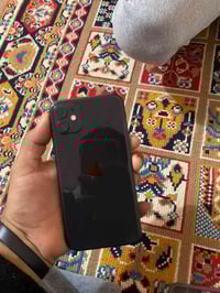 ايفون 11 نضيف ومابي زلخ مثل ما مضح بل صوره السعر خاص رقمي 07783818404 ...