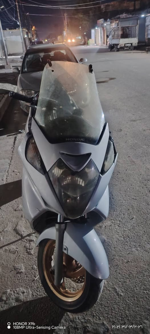 سلام عليكم دراجه سلفر ٦٠٠ برغي ما مفتوح مكينه مكفوله بيه بس كلج السعر /مليون/300 بيه محال مكاني بغداد مدينت الصدر /***********
