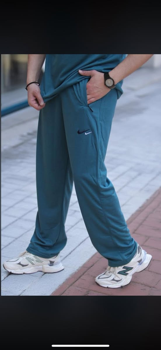 ✨ تراك رجالي صيفي خامة مريحة وأنيقة
ستايل عملي للطلعات والكاجوال 👌

🔹 متوفر بالمقاسات:
L-XL-2XL-3XL
العنوان: مجمع دبي العائلي (١)
خانقين / شارع المصرف 
داخل السرداب


**إذا كنت صاحب هذا الإعلان وتريد حذفه لأي سبب، رجاءا أرسل رسالة إلى الدعم الفني**