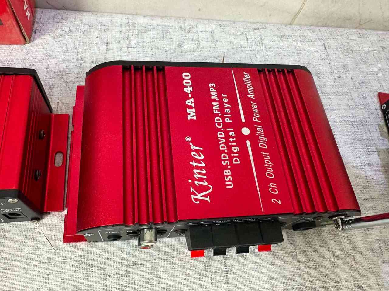 السلام عليكم
مكبرات صوت ( mini Amplifier) عدد اربعة كاملة المواصفات
تضخيم صوت
تحكمات
راديو
شاشة
USB
SD
AUX
جديدة غير مستعملة 
ملاحظة : الجهاز باللون السلفر لا يحتوي على راديو/ ثلاث اجهزة سماعتين والجهاز الرابع ٤ سماعات
سعر الاربعة ٦٠ الف
يوجد توصيل
بغداد *********** واتساب
