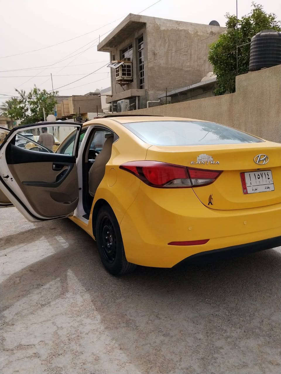السلام عليكم 
سيارة اللنترا موديل 14 
سيارة خليجية محرك 1800
مجفت تجفيت عام وكالة 
لاتنقيص ولا تبخير شرط الفحص
سونار وسمكري رقم الماني 
قاعدة جديده فيت بم 
يرادلهه جامة أمامية وزوج دبلات
سيارة احلا من صورة كهربائياتهه شغالة
ومصفرة هيئة وغرامة 
السعر 120 للشراي بيهه مجال لخواني الطيبين 
سيارة مال خبزة كاملة لل اخير وبيهه فتحة 
تحكمات استيرن مال مسجل تعلي وتنصي 
هذا الرقم فقط وآتساب *********** 
العنوان /الزعفرانية الربيع
