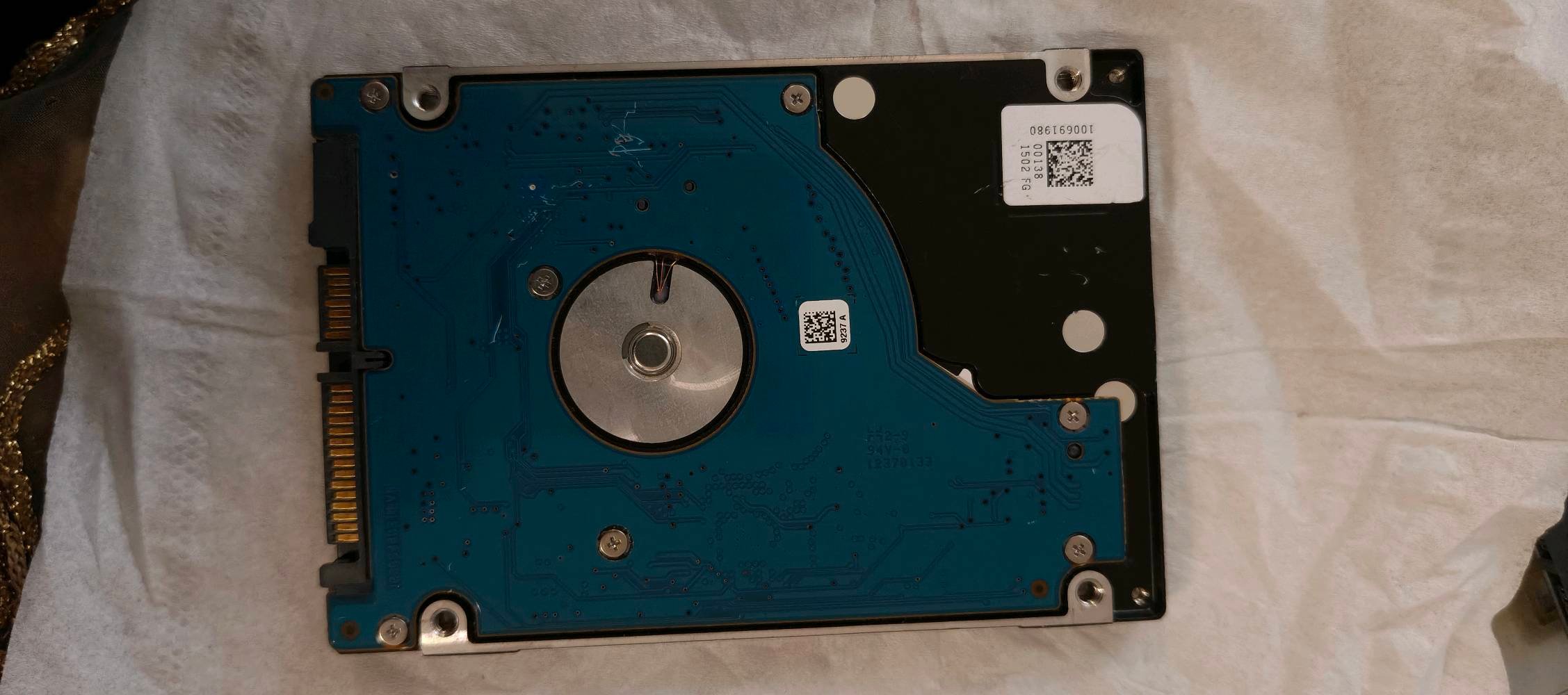 لوحة ام لابتوب مع كيبورد مع سماعه مجموعة كاملة فقط (بدون رام و هارد) 