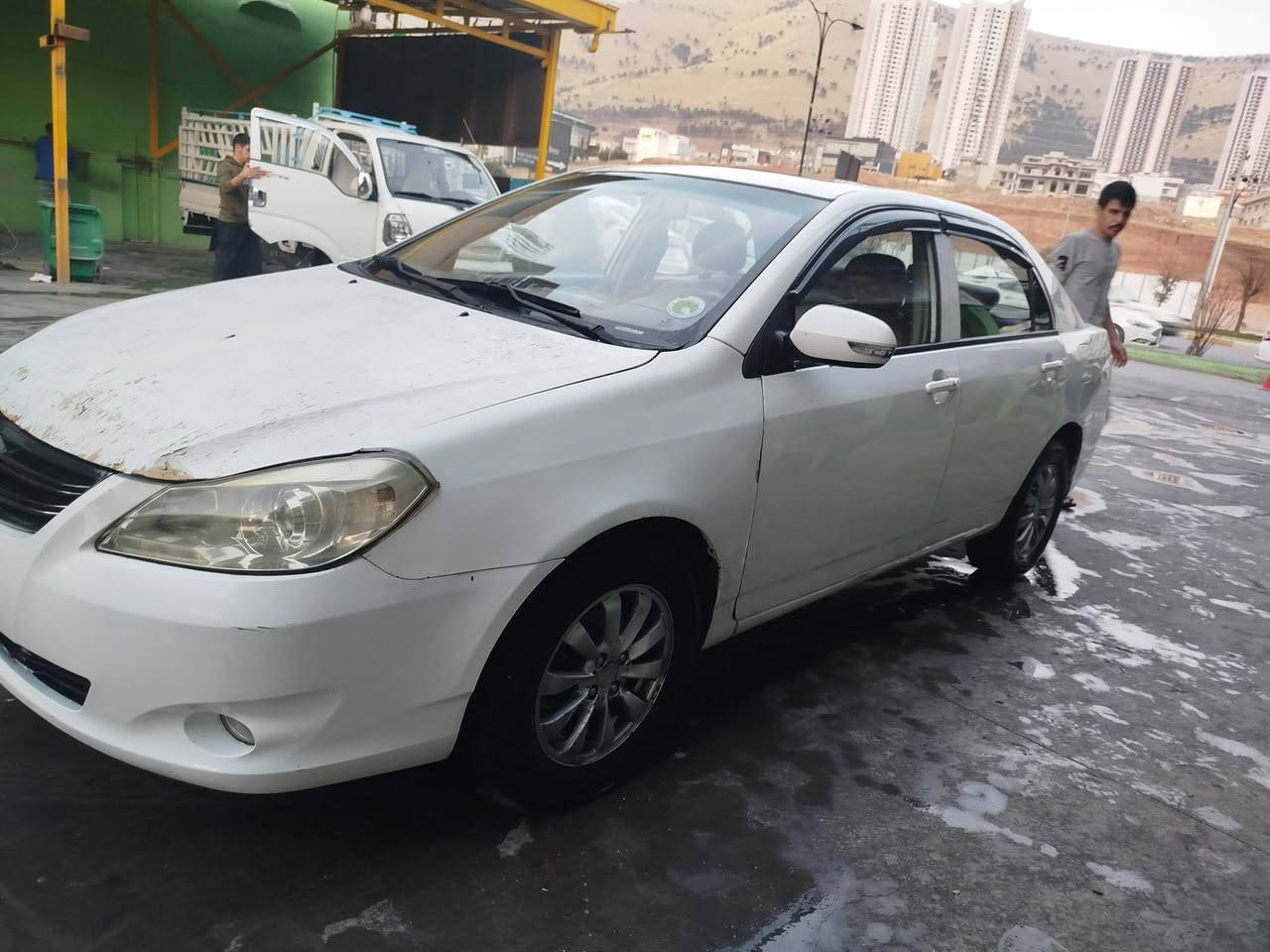 سڵاوتان لێ بێت بیوایدی j3 فولمواسەفات  2013  گێڕومەکینەکرۆلا زۆربێعە یب سەنەوی ئەسڵی  سەنەوی پلاستیک بەنزین زۆرکەم  دەخوات زۆر ئیقتسادە تەنها پێشی قرچێکی هەیەحەزت لێبوو تە لەفون  بکە***********
