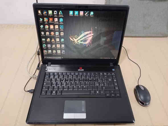 السلام عليكم....
 
للبيع – لابتوب من شركة Olivettl بمواصفات جيدة 
      نظافة 100%

(شرط الفحص قبل المغادرة .. مع ضمان اسبوع )

      (( السعر 85 الف و بي مجال للشراي ))

                 (((( ما عندي توصيل ))))

                    (( متواجد بكل وقت ))
 
الموصفات /  الابتوب من الجيل السادس

المديل : Olivettl
 الحجم : 15 

 المعالج: Intel Core  Duo T 6500
بسرعة تصل إلى 3.10GHz

الذاكرة التخزينية : 500GB HDD

 الذاكرة العشوائية (RAM): 4GB

يحتوي على wi fi 2.4G /5G
يحتوي على كيبورد لوحي عربي / انكليزي 

 نظام التشغيل: Windows 10 Pro – إصدار 25H2
 نوع النظام: 64-بت، مع معالج x64    
  
 كرت الشاشة: Intel HD Graphics 2GB

 عدد الأنوية: 4 نواة فعلية / 4 مسارات – مع دعم كامل للـ Virtualization 

 ( يحتوي على بطارية تعمل نصف ساعة ) 

 جاهز للاستخدام، مناسب للدراسة، و التصفح 
و العمل المكتبي و الهندسي و المونتاج 
مع مكانية تشغيل العاب الخفيفة و المتوسطة

ملحقات الابتوب /
الشاحن الاصلي من شركة Olivettl
الموس سلكي 
حقيبة 

 مكاني محافظة البصرة  منطقة الحيانية 
للتواصل والاستفسار اتصل على ***********

 (( السعر: 85 الف وبي مجال للشراي )) البصرة
